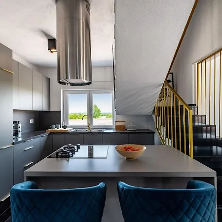 Ferienhaus Mit Privatpool Fuer 8 Personen Ca 126 Qm In Radosinovci, Dalmatien Norddalmatien Prázdninový dům *
