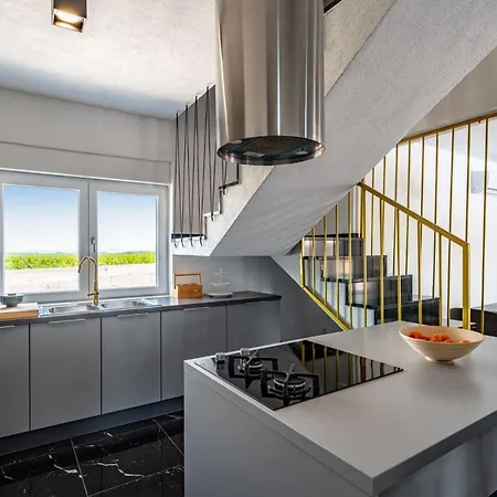 Ferienhaus Mit Privatpool Fuer 8 Personen Ca 126 Qm In Radosinovci, Dalmatien Norddalmatien Stankovci (Zadar)