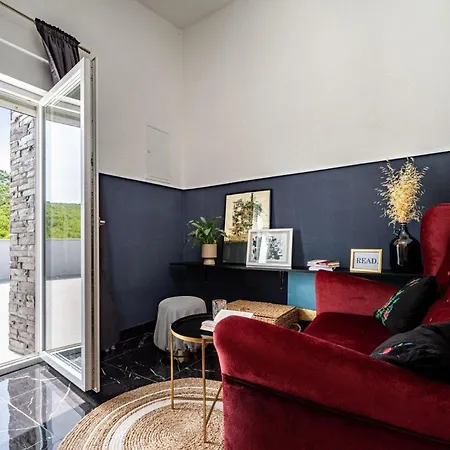 Ferienhaus Mit Privatpool Fuer 8 Personen Ca 126 Qm In Radosinovci, Dalmatien Norddalmatien Prázdninový dům