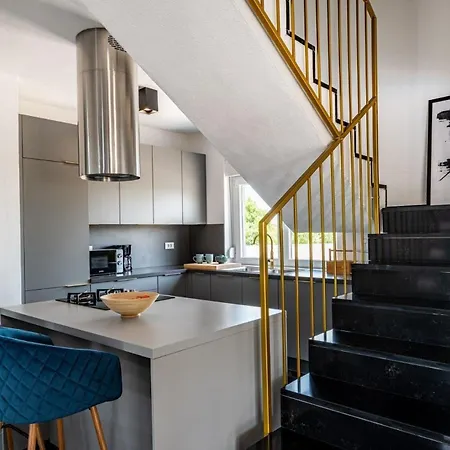 Ferienhaus Mit Privatpool Fuer 8 Personen Ca 126 Qm In Radosinovci, Dalmatien Norddalmatien * Stankovci (Zadar)